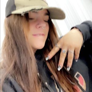 Meet your Posher, Karissa